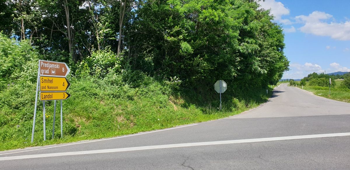 almost there.. just this lovely curvy country road to go..