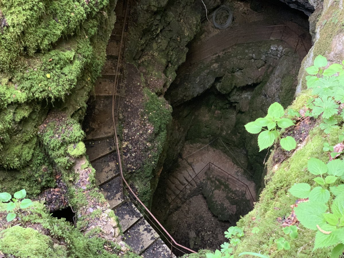 Dimnice Cave & Secret Church Fresco