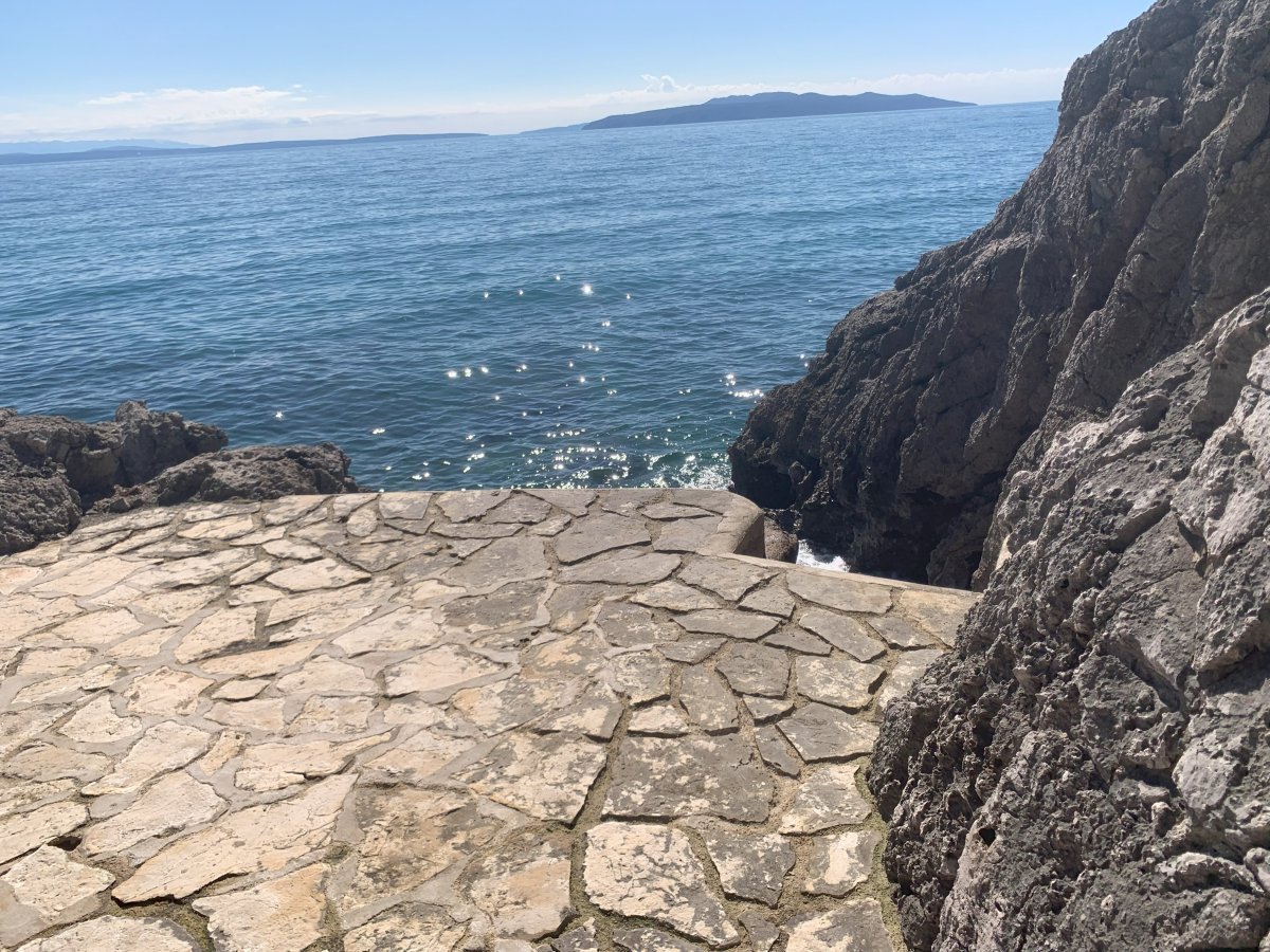 This is the view you get from all these little concrete beaches.. islands Krk and Cres..