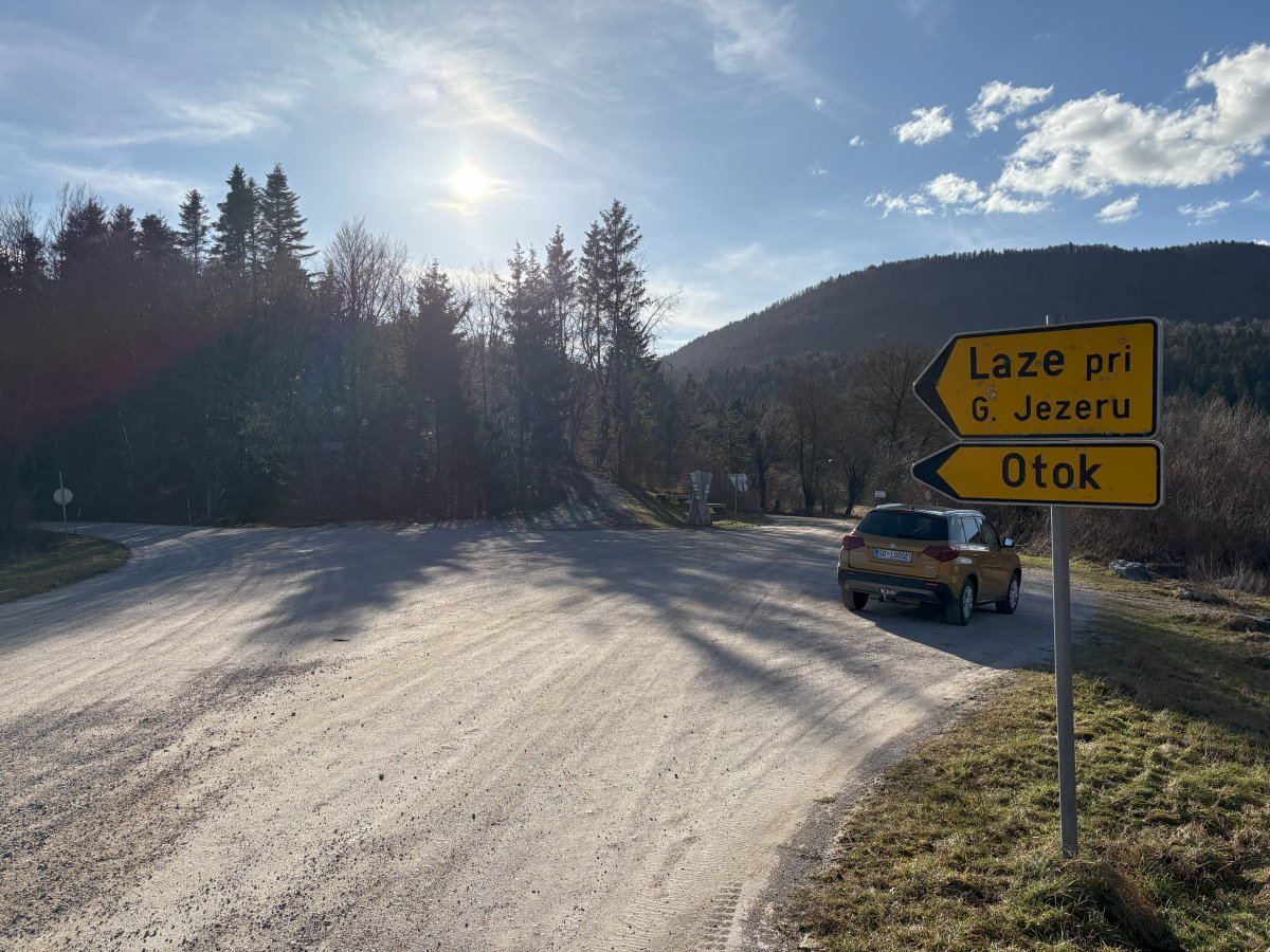 This is where you need to decide if you are taking the longer loop to Otok left or go straight on and right for the shorter loop..