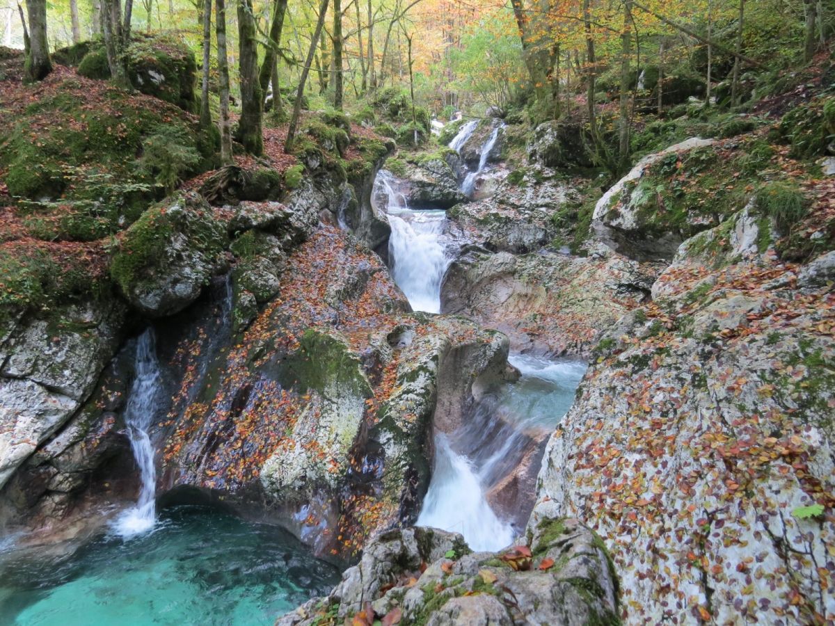 the stunning Lepana waterfalls.. the stunning Lepana waterfalls..