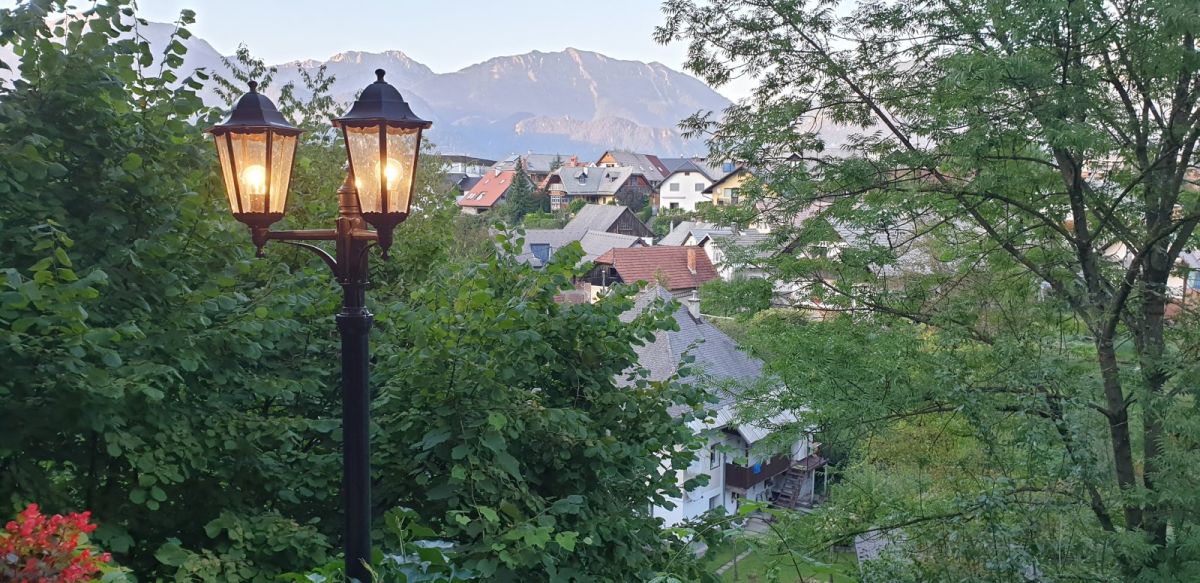 there are lots of lovely street lamps to light up your evening in Radolca! there are lots of lovely street lamps to light up your evening in Radolca!