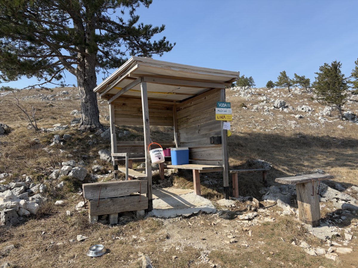 Very handy local pit stop on the way to the window, where you contribute what see fit for the drinks on offer.. Very handy local pit stop on the way to the window, where you contribute what see fit for the drinks on offer..