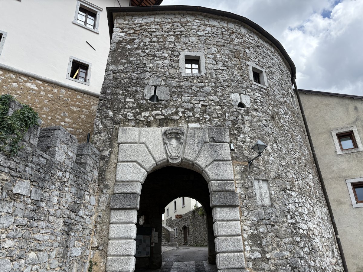 The village was well fortified with castle walls, towers and this big gate.. The village was well fortified with castle walls, towers and this big gate..