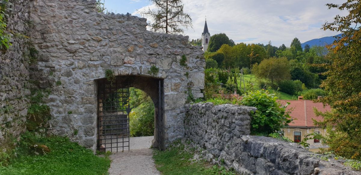 step up to the castle..