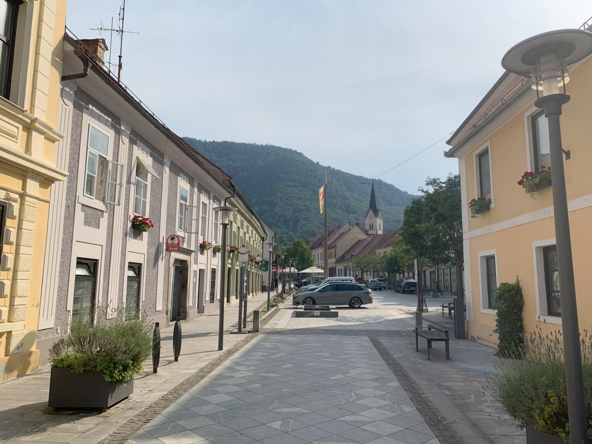 Horseville highstreet is a nice place to stop off before or after your castle adventure..