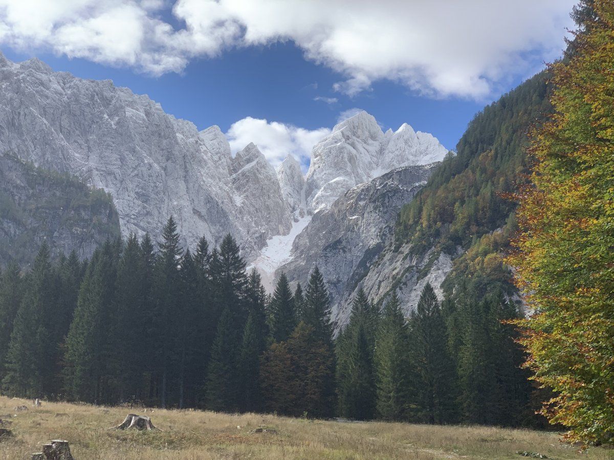 Didn't really expect to find a big grass meadow and these huge mountains at the end of the valley walk..