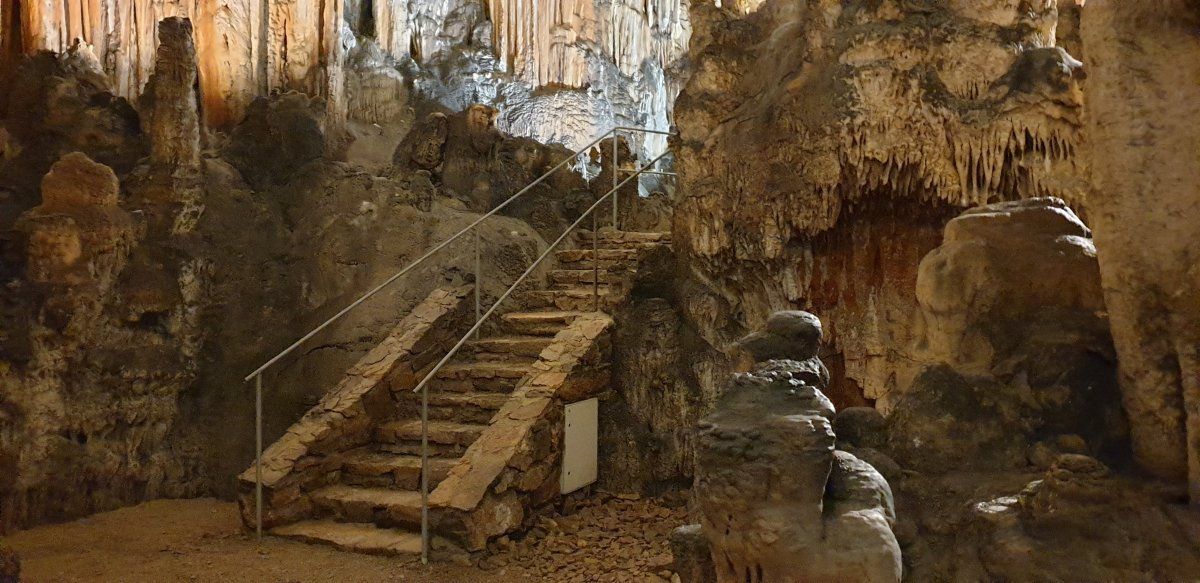 step into a magical mystery world in one of Slovenias caves you have also never heard of! Vilanica cave JAMA step into a magical mystery world in one of Slovenias caves you have also never heard of! Vilanica cave JAMA