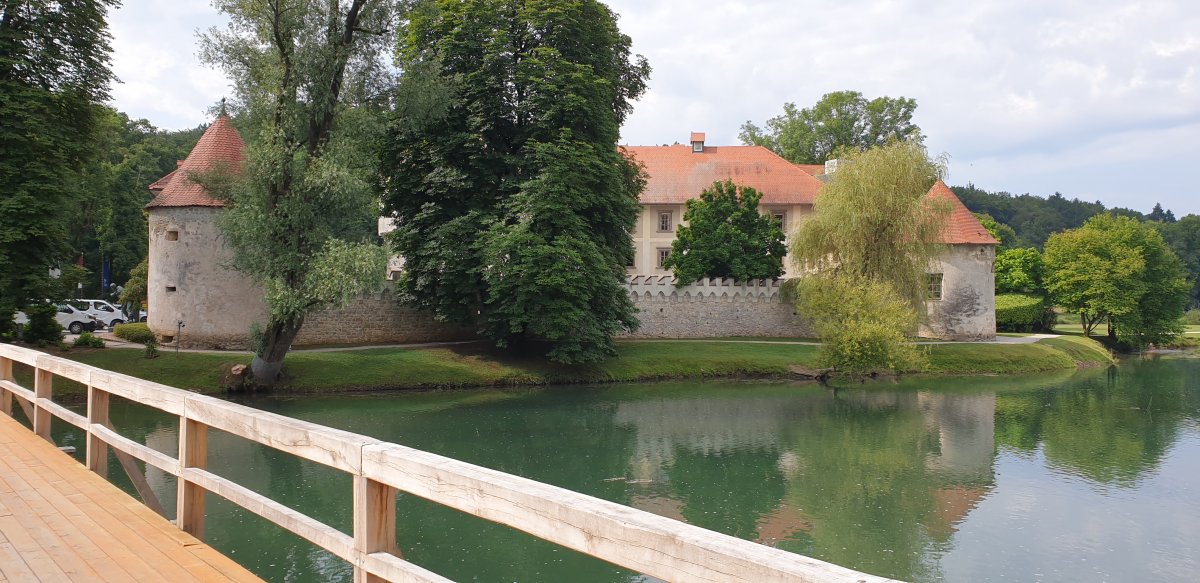 Otocek castle is built on an island in the middle of the river Krka.. we need to go over this wooden bridge! Otocek castle is built on an island in the middle of the river Krka.. we need to go over this wooden bridge!
