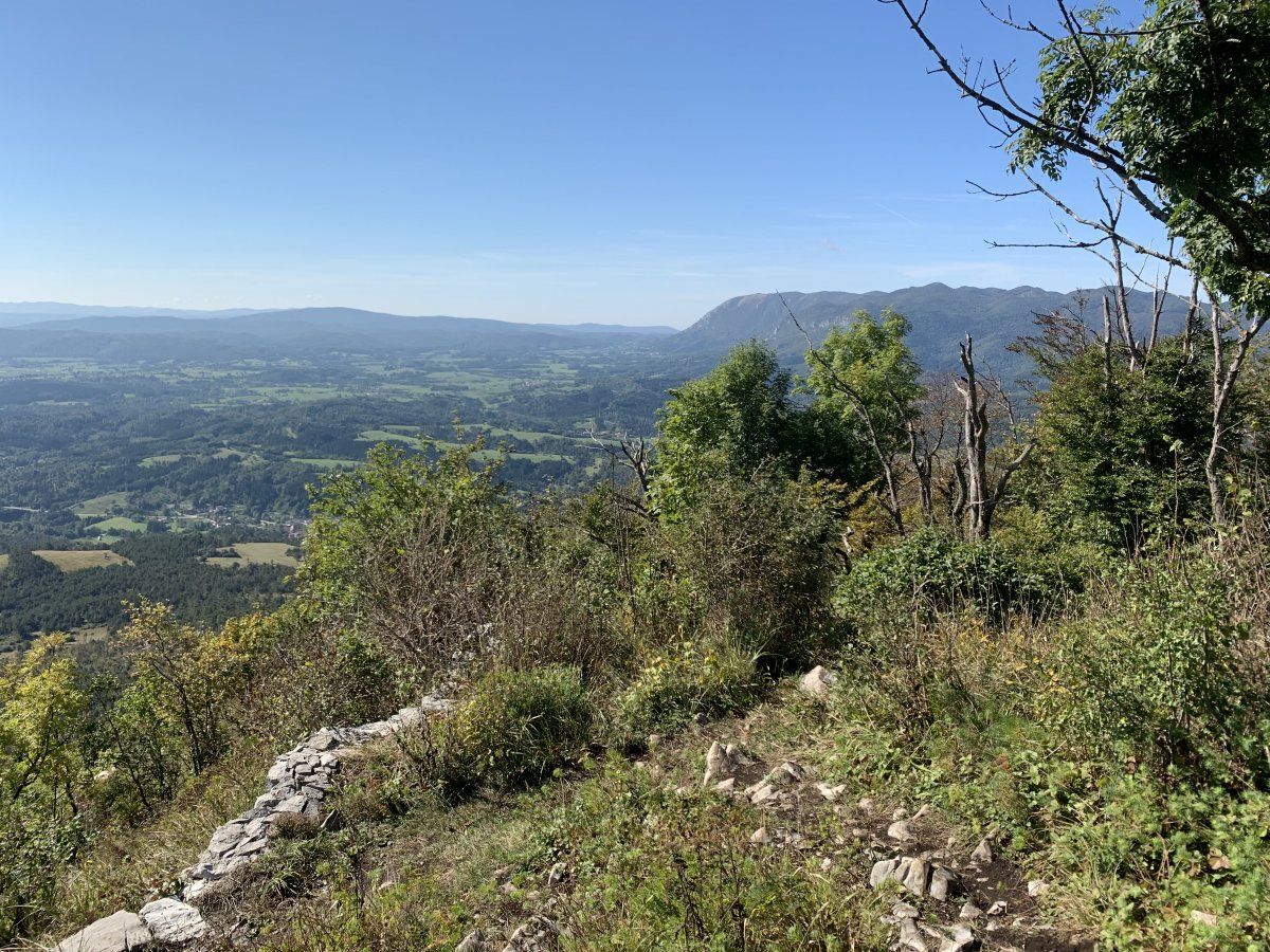 sensational view from the top across to Mt Nanos and the Adriatic coast..