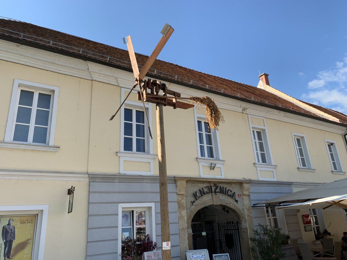 to scare away crows and people from Ljubljana!! to scare away crows and people from Ljubljana!!