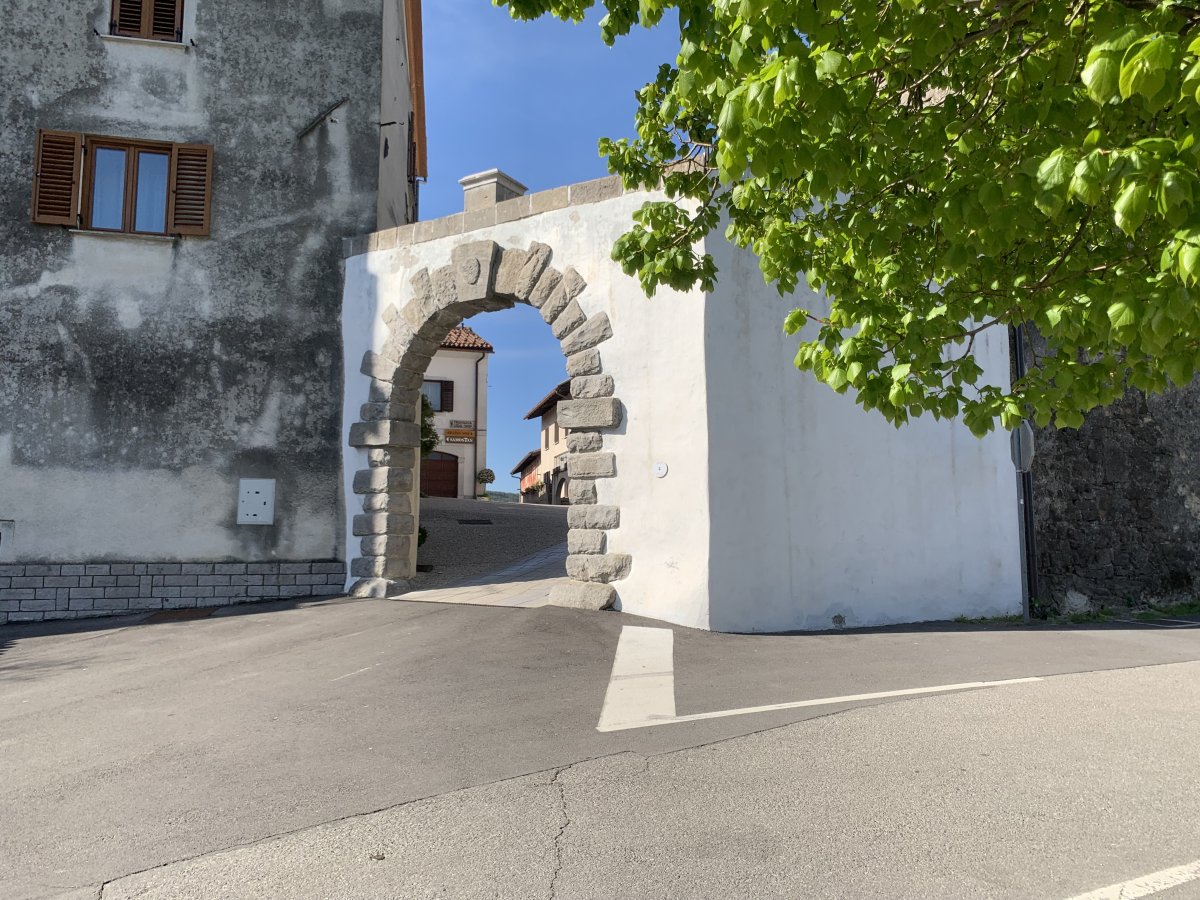 Grand medieval entrance to Vipava Kriz..