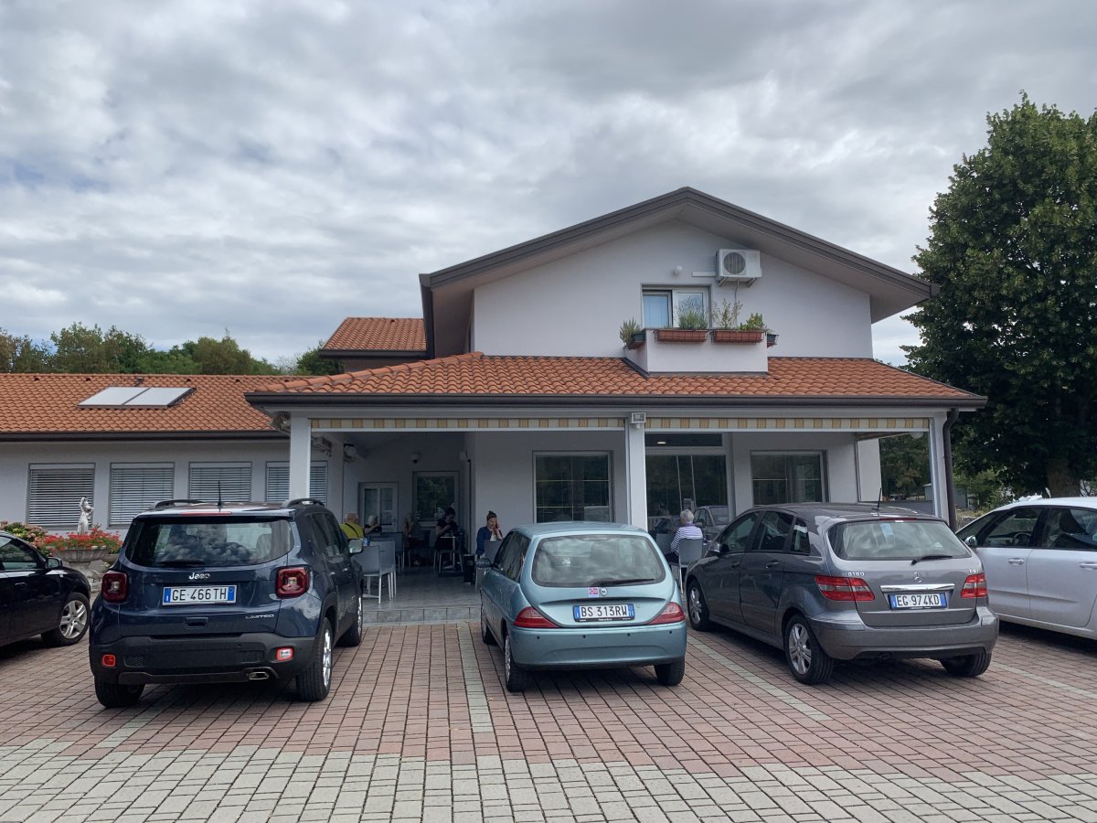modern looks, but seriously fantastic cakes and views from Vesna cafe on the edge of Lokev.. modern looks, but seriously fantastic cakes and views from Vesna cafe on the edge of Lokev..