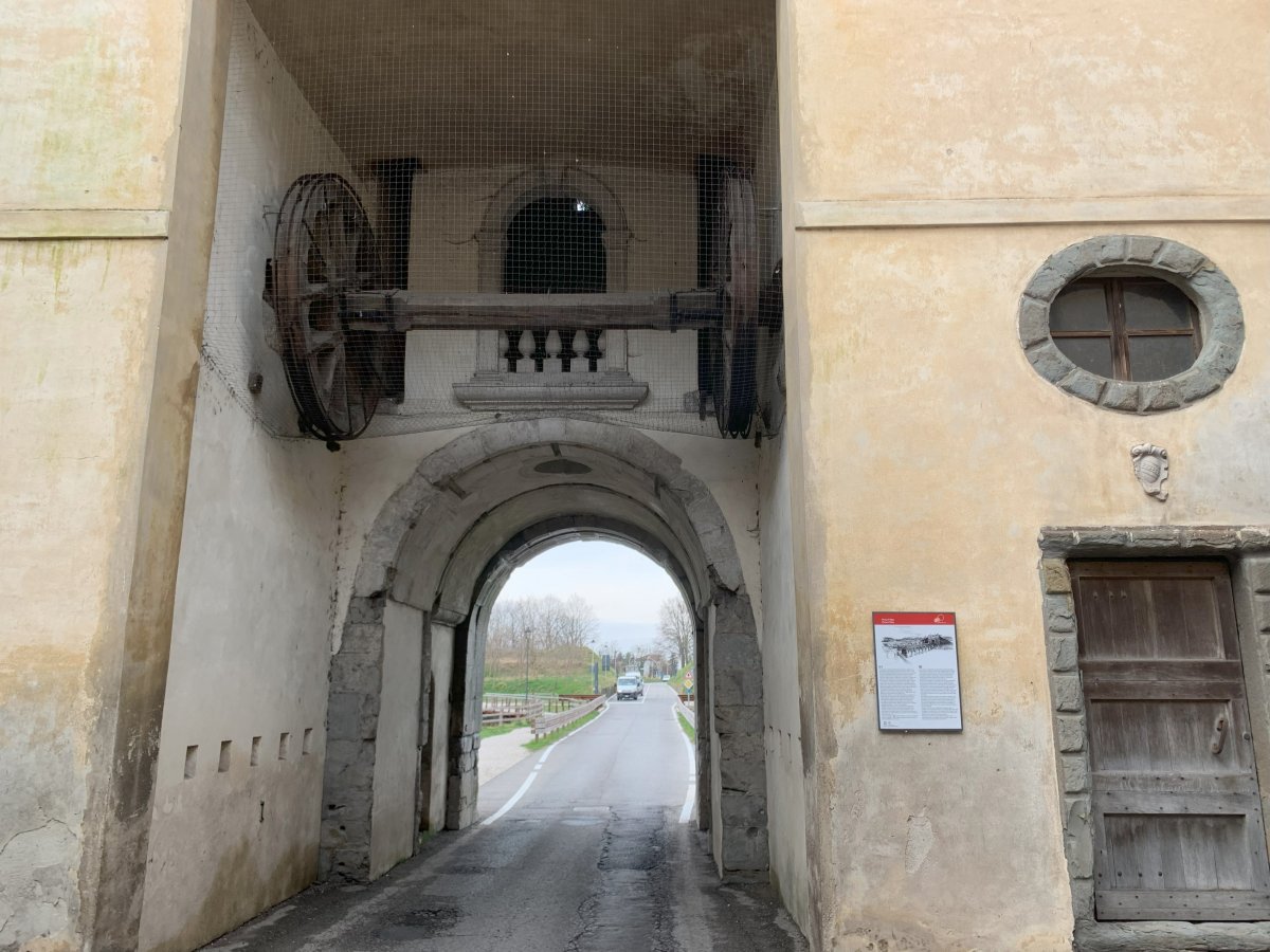Mighty main gate.. Mighty main gate..