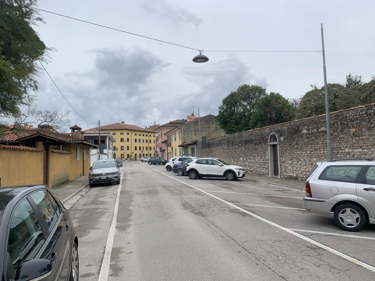 Plenty of parking spaces inside the city walls, just try to remember where you parked.. Plenty of parking spaces inside the city walls, just try to remember where you parked..