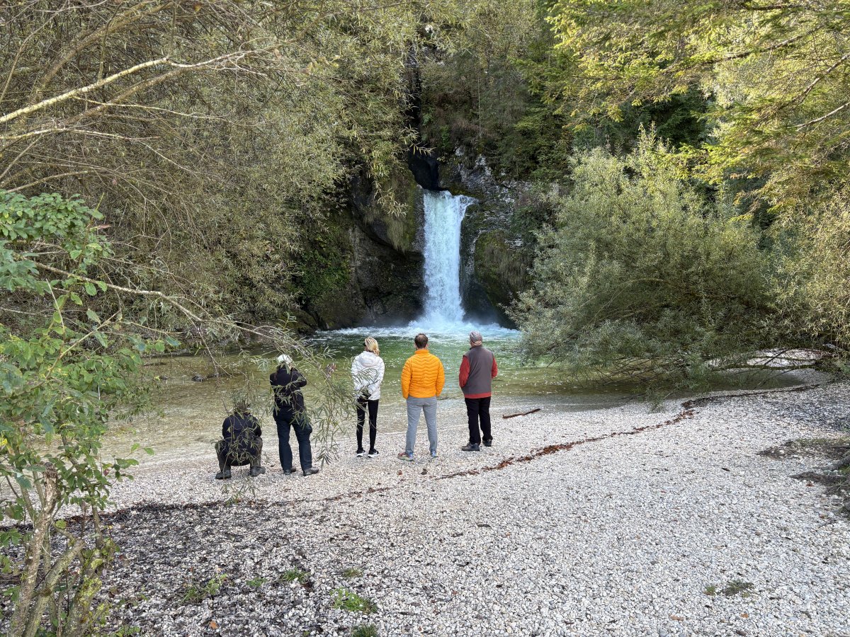 Little Storm waterfall grants an audience.. Little Storm waterfall grants an audience..