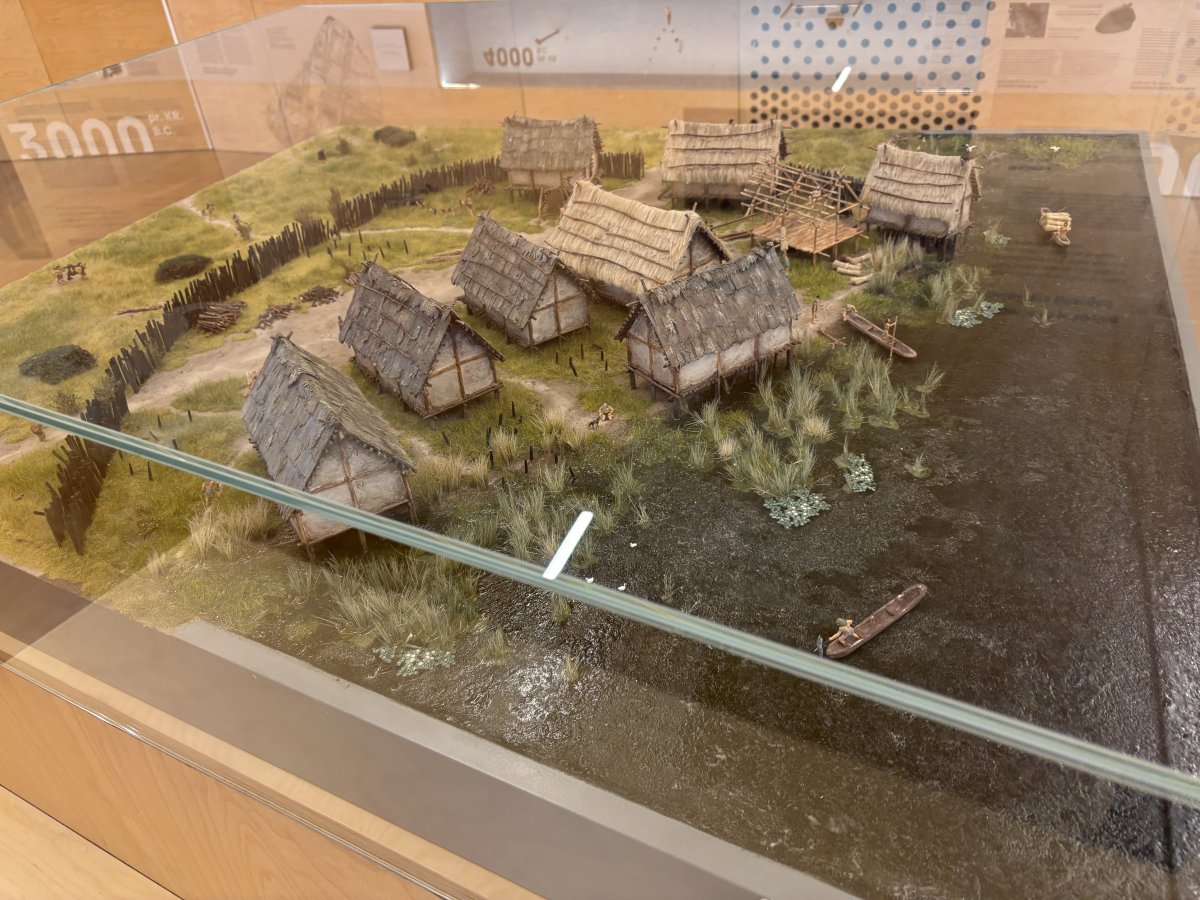 Perhaps an even better representation of how it might have all looked, back at the museum.. Perhaps an even better representation of how it might have all looked, back at the museum..