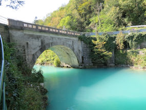 schoene bruecke in slowenien